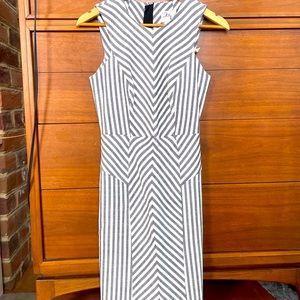 Original Milly of New York black and white fitted back zip sheath dress size 2